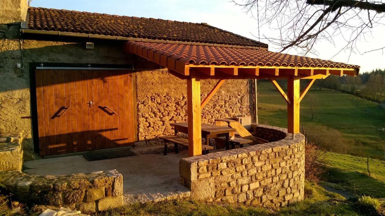 Gite " Oree Des Bois" Vertolaye Exteriér fotografie